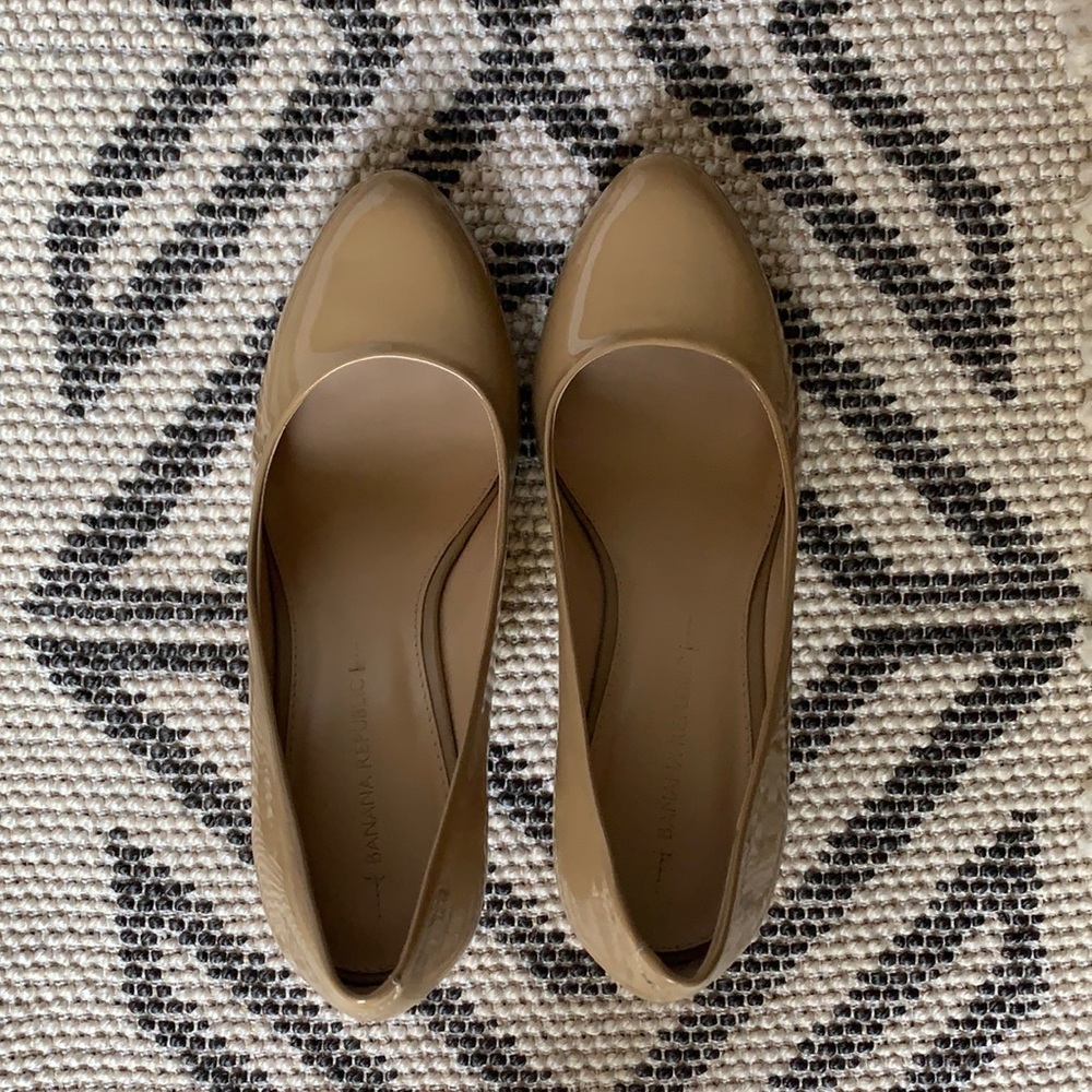 Banana Republic Nude Wedges